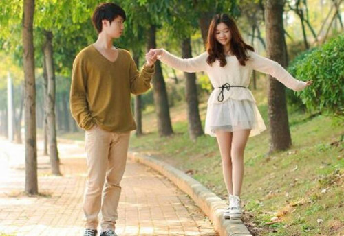 大学如何追内向的女生?遇到内向的女生怎么追 大学如何追内向的女生?遇到内向的女生怎么追第3张